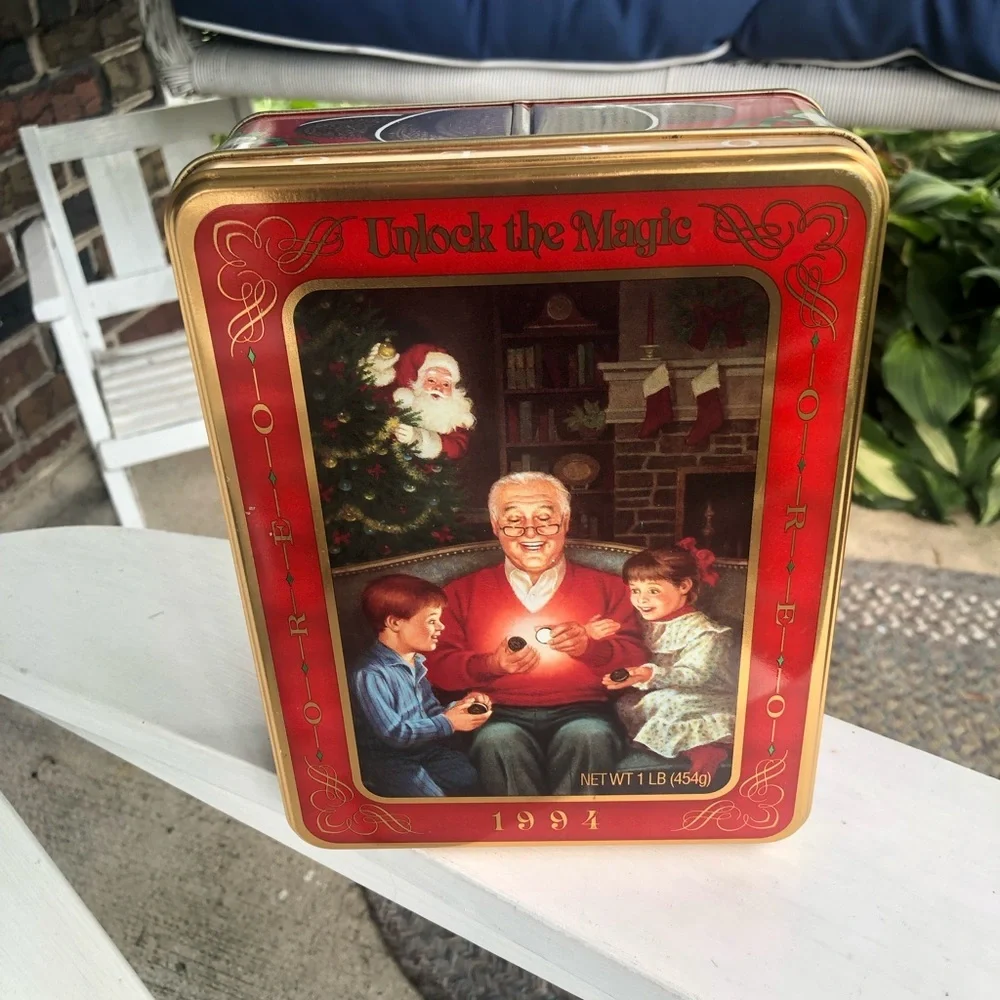 Vintage 1994 Oreo Cookie Christmas Tin